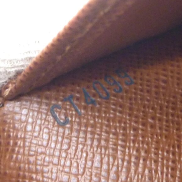 Authentic LOUIS VUITTON Porte Cartes Pass Vertical Card Holder - Picture 12 of 12